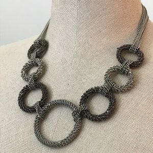 Gorgeous  Circle motif necklace